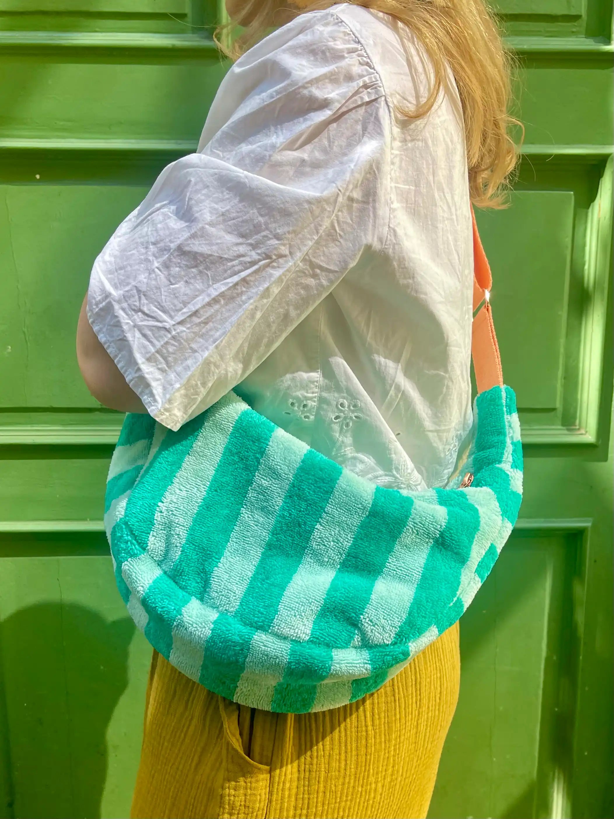 Crossbody Bag BANANA FROTTEE STRIPES grün SMALL