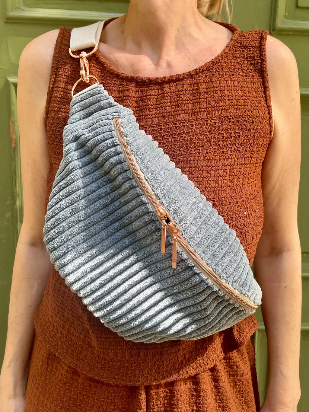 Crossbody Bag CORD hellblau