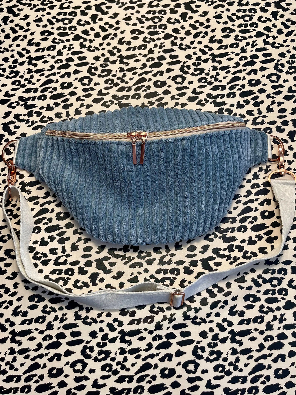 Crossbody Bag CORD hellblau