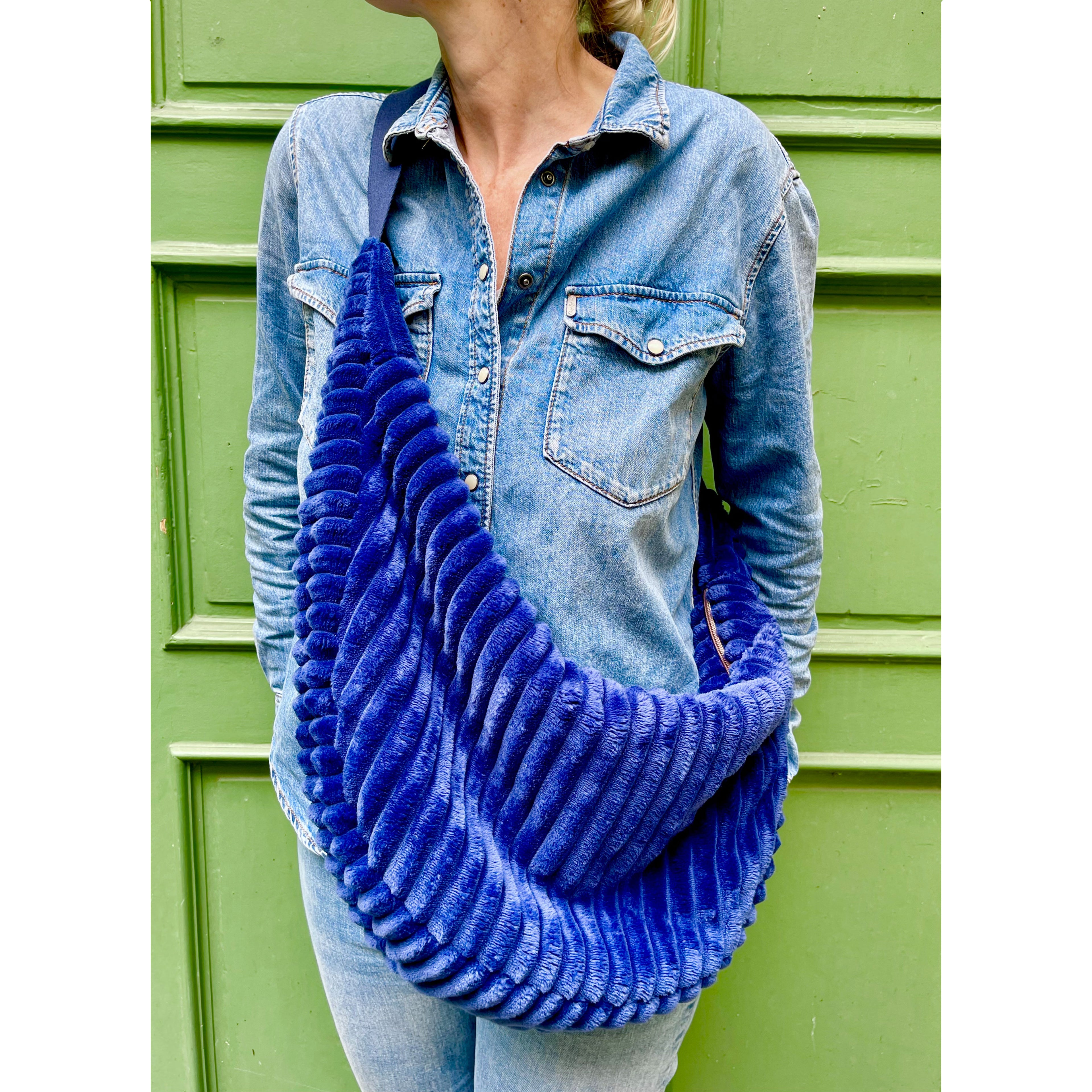 Crossbody Bag BANANA FELL STREIFEN royalblau