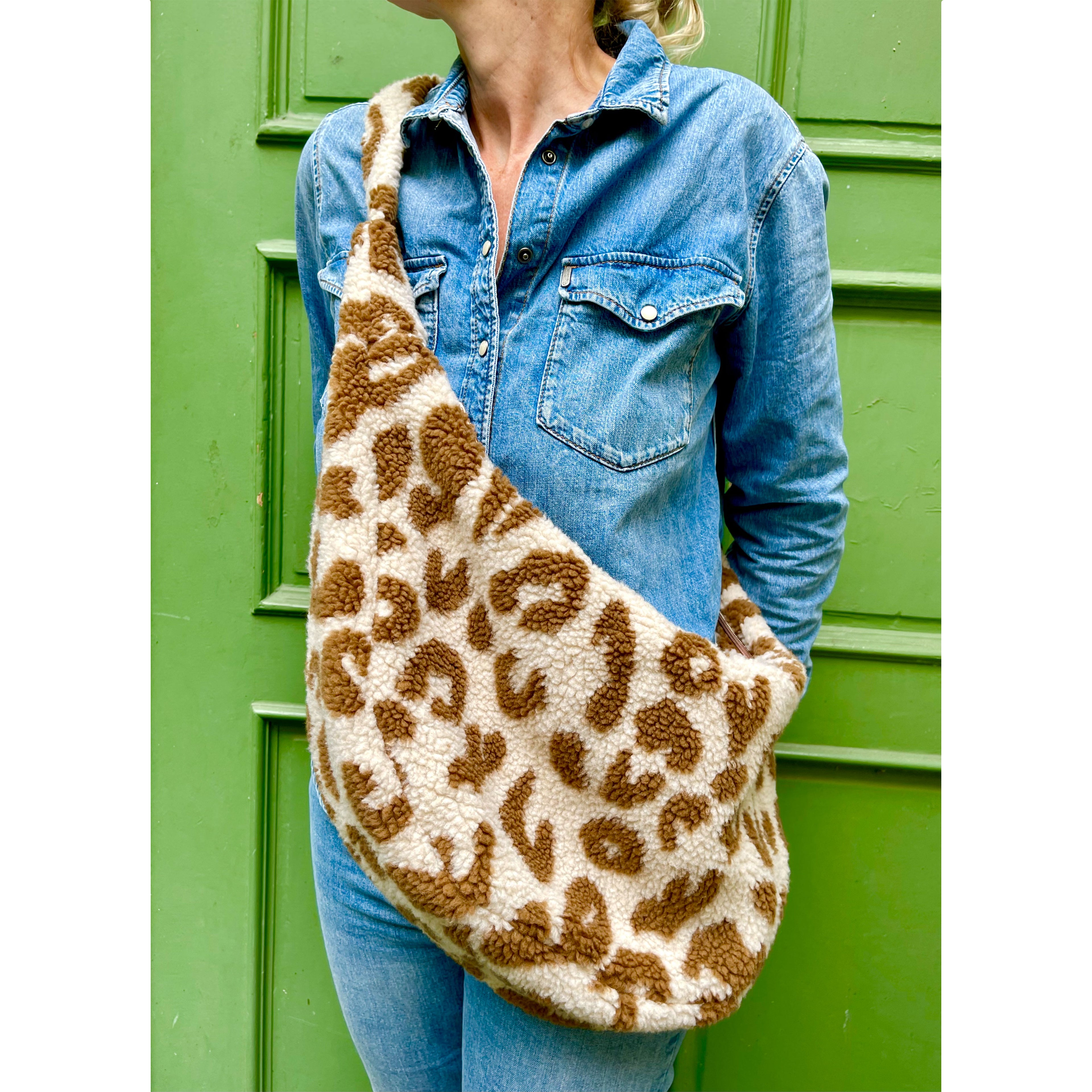 Crossbody Bag BANANA TEDDY LEO braun