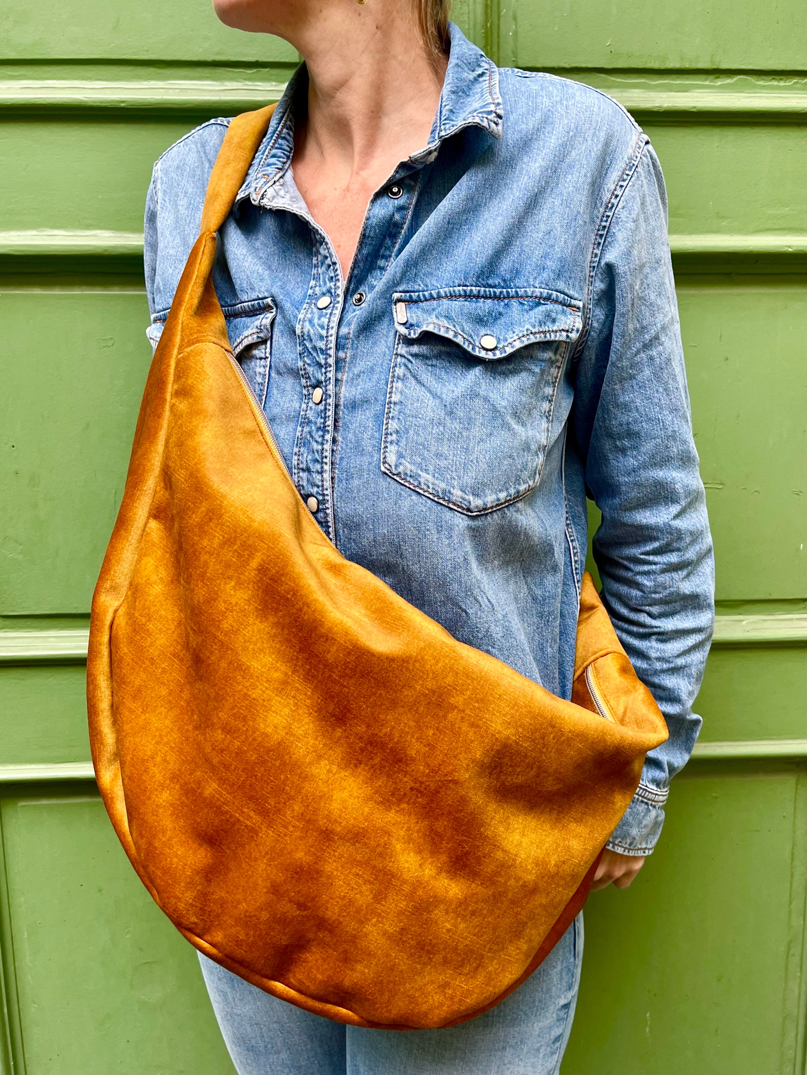 Crossbody Bag BANANA VELVET curry