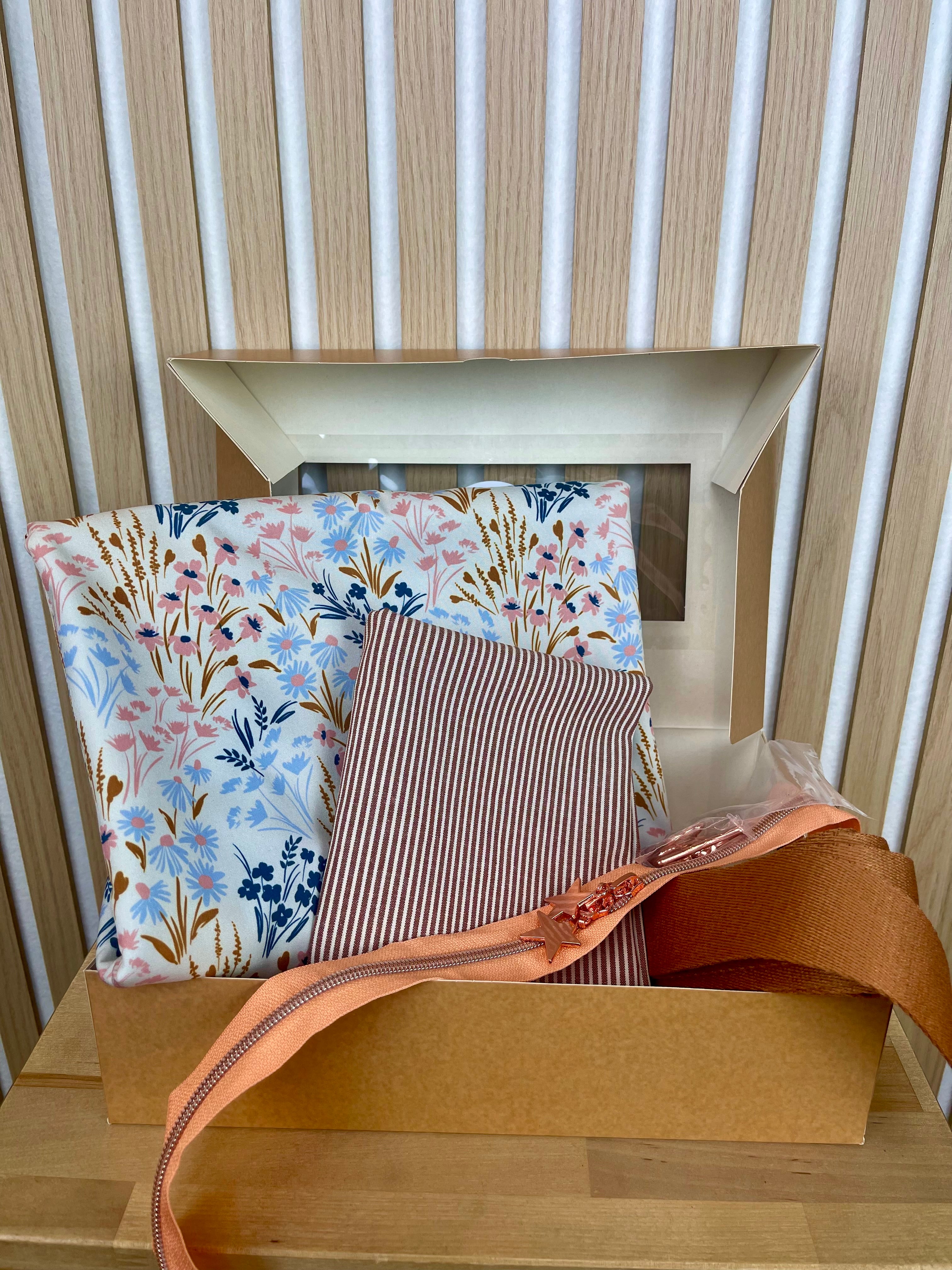 Nähset WEEKENDER Scuba Flowers