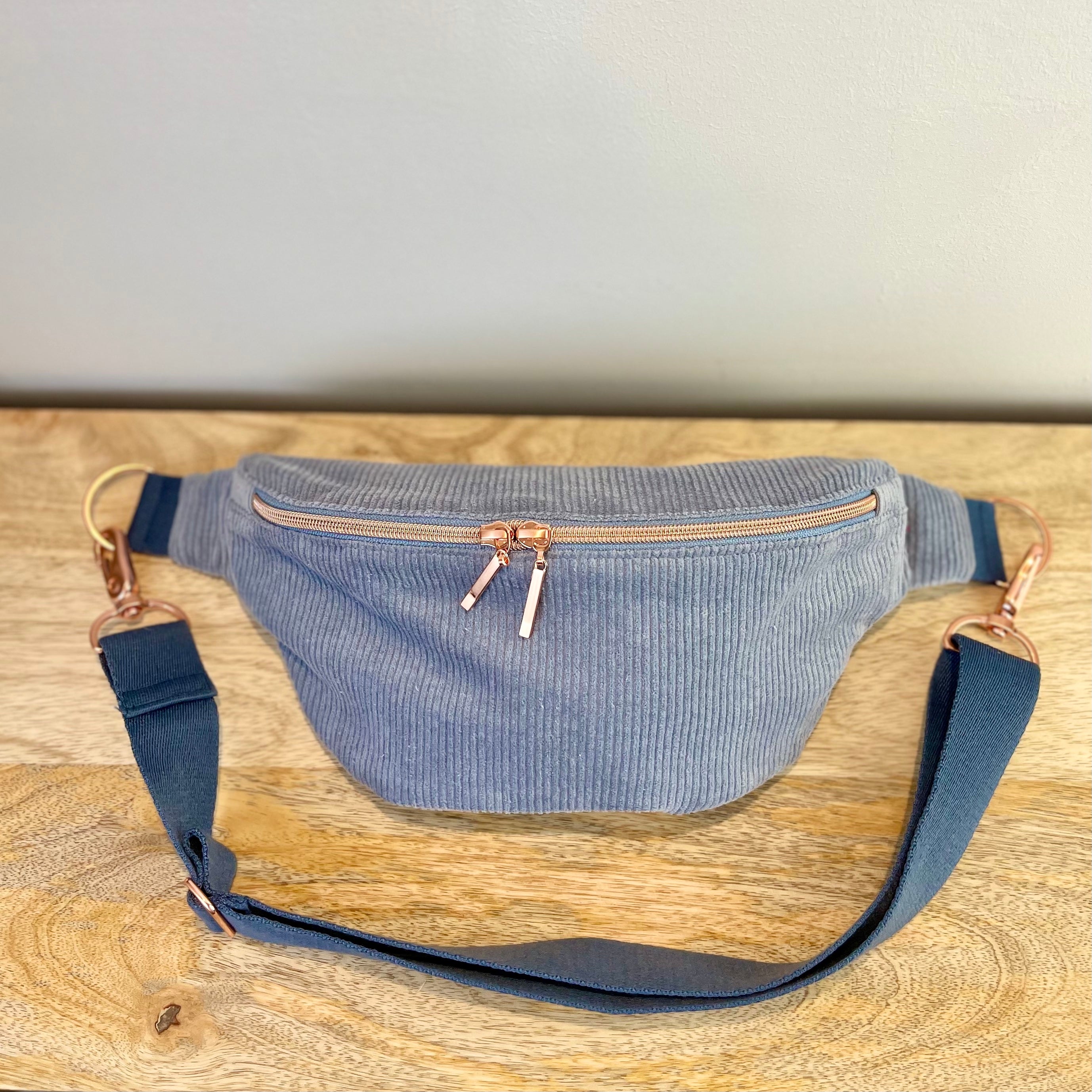 Crossbody Bag RILEY CORD DENIM hellblau