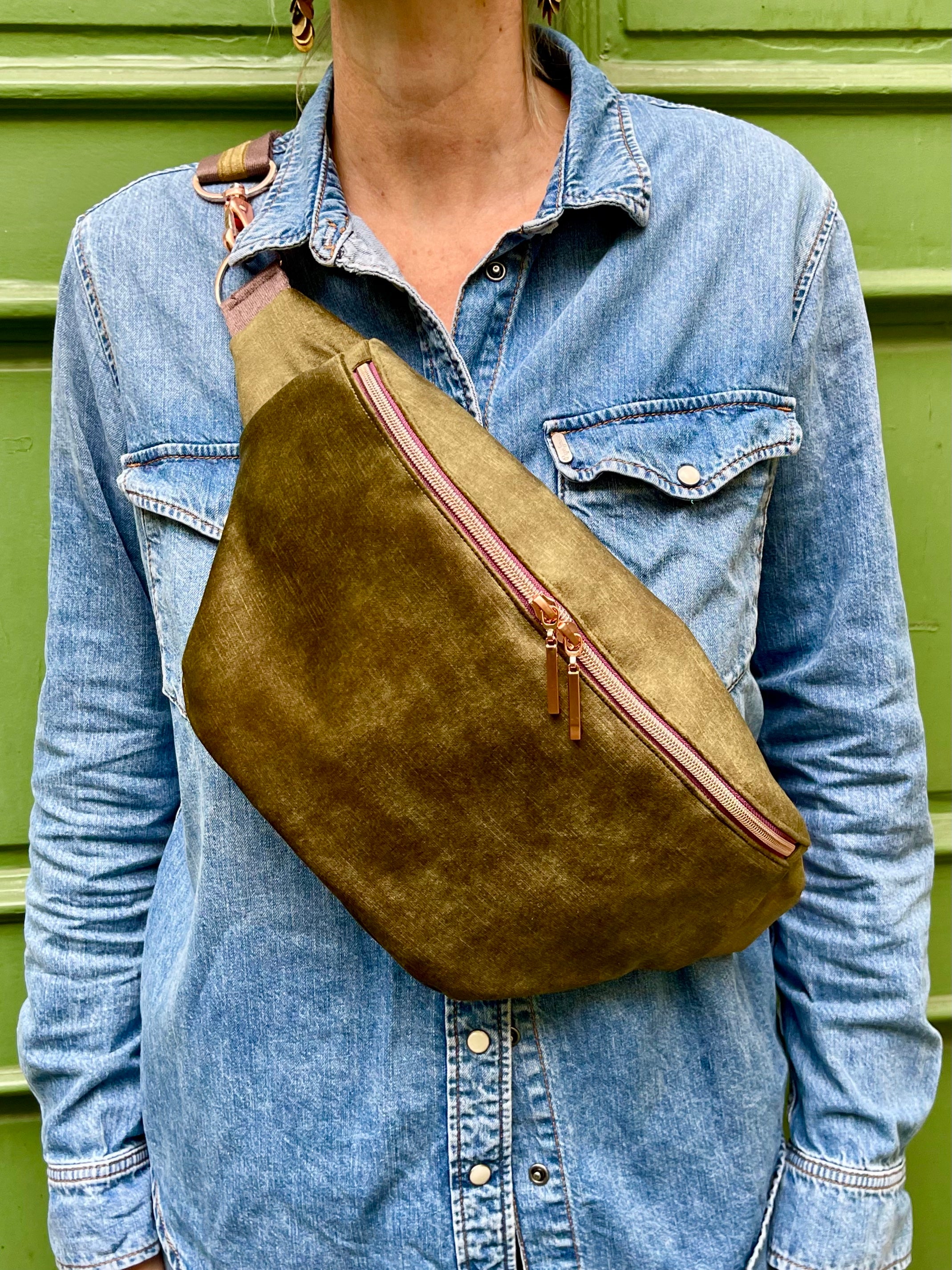 Crossbody Bag RILEY VELVET fir