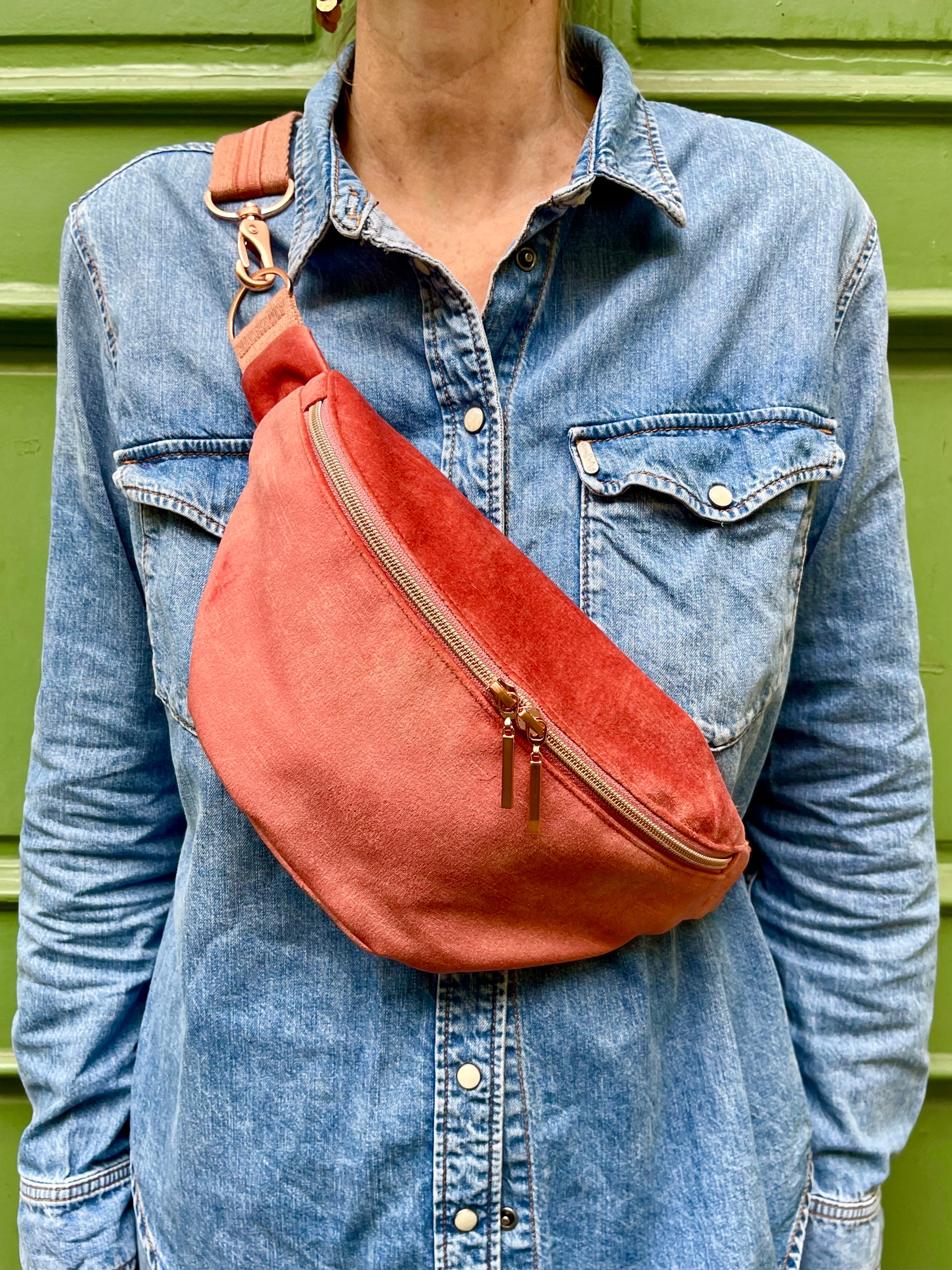 Crossbody Bag RILEY VELVET peach